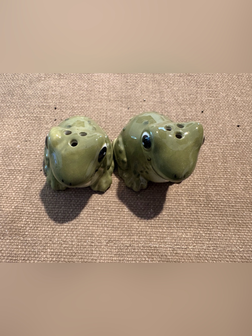 Vintage Green Ceramic Frog Salt & Pepper Shakers